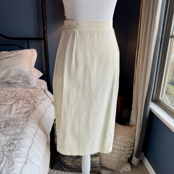 80s Vintage Cream Satin Skirt Suit - Picture 9 of 16